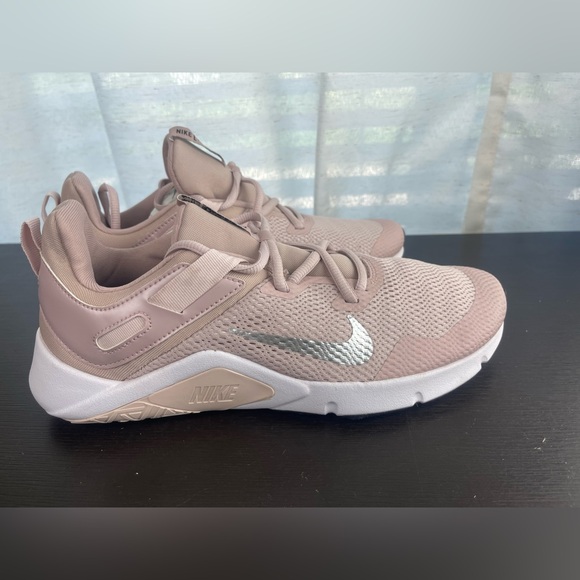 Nike Shoes Size 11 Womens Legend Essential Rose Running GREAT CONDITION - Picture 3 of 6